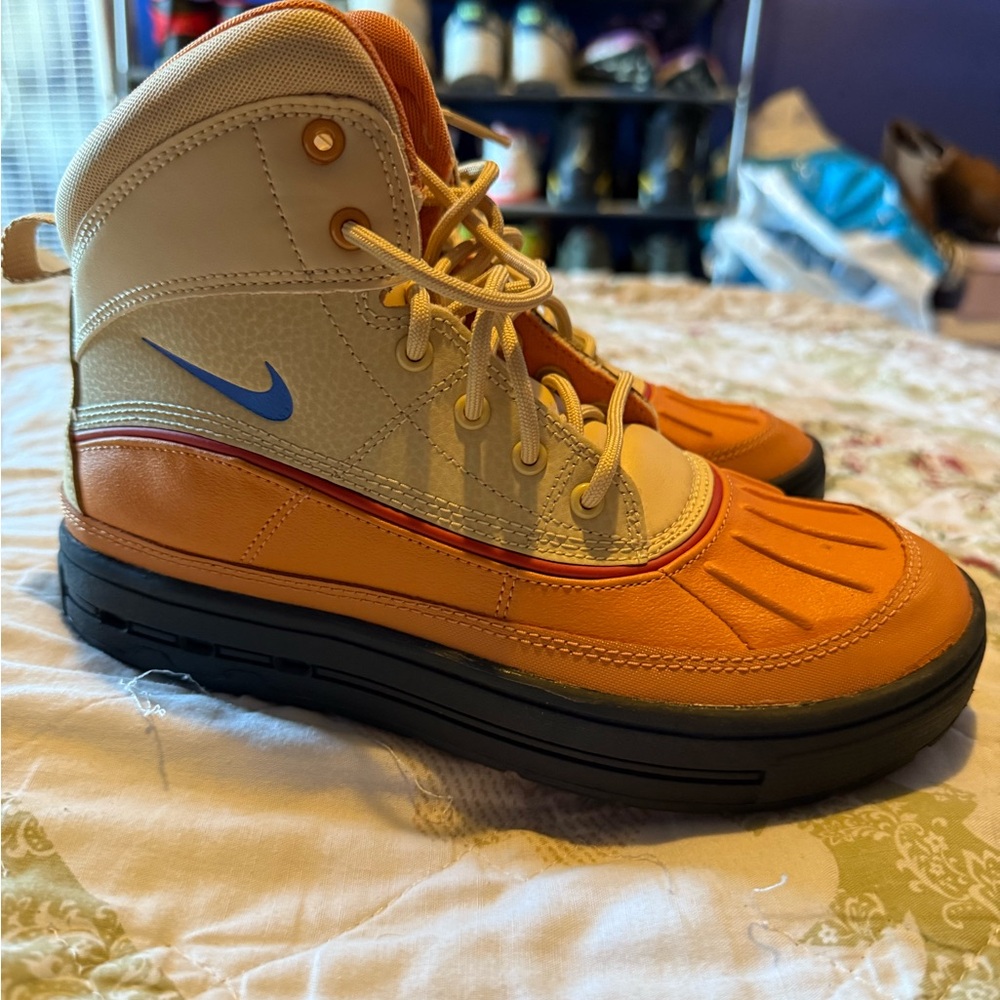 Nike Kids ACG boots.